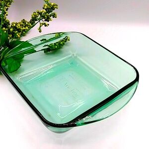 Anchor Hocking Green Glass 8x8 Square Baking Dish. Rare find